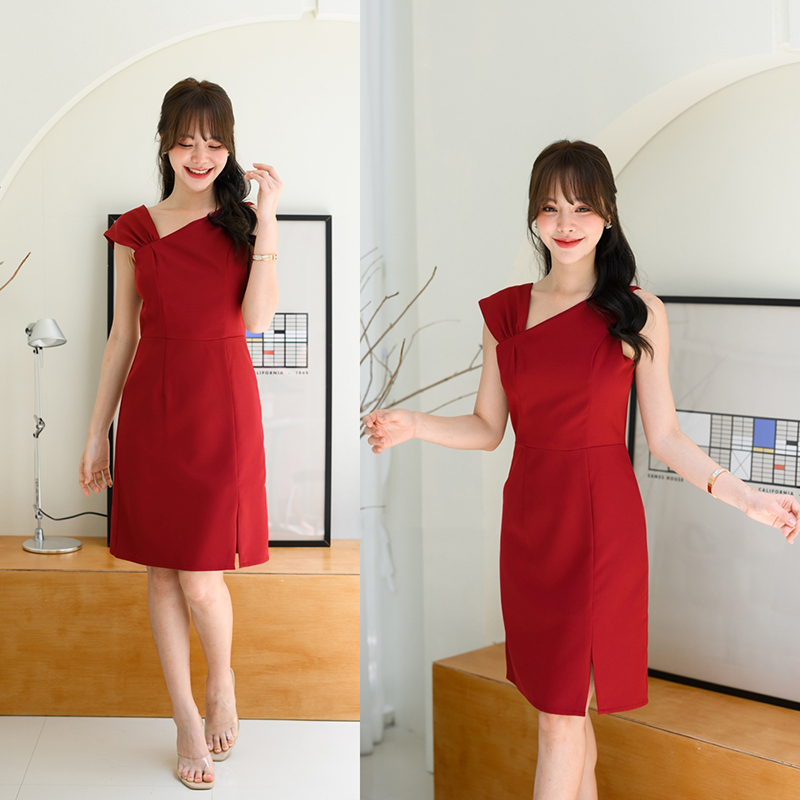 kudapy เดรสสั้นสีชมพู/สีครีม/สีเขียวมัทฉะ/สีแดง ดีไซน์ใหม่ของทางร้าน เก๋ๆ ชิคๆ ด้านนึงเป็นแขนกุดคอเฉียงลงมาที่อก แขนอีกข้างเป็นส่งกลีบบัวจับจีบนิดๆ