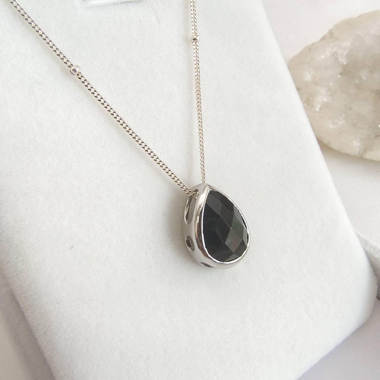 สร้อยคอเงินจี้หินสะเก็ดดาว Tektite