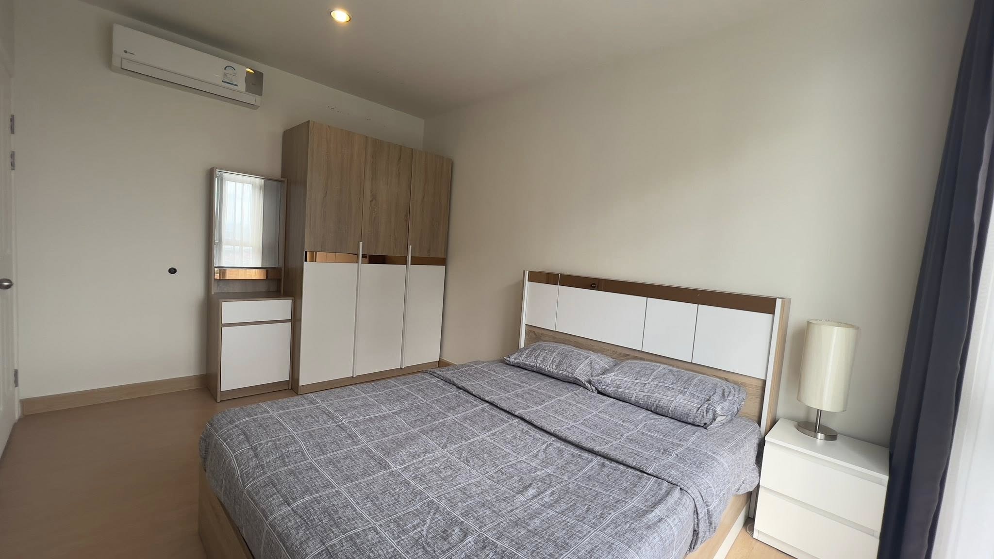 คอนโด Manor Sanambinnam (แมเนอร์ สนามบินน้ำ) High Rise โซนพื้นที่ MRT พระนั่งเกล้า ให้เช่าห้องแบบ 1ห้องนอน 1ห้องน้ำ ขนาดห้อง 39 ตรม. ชั้น 33 ตึก D