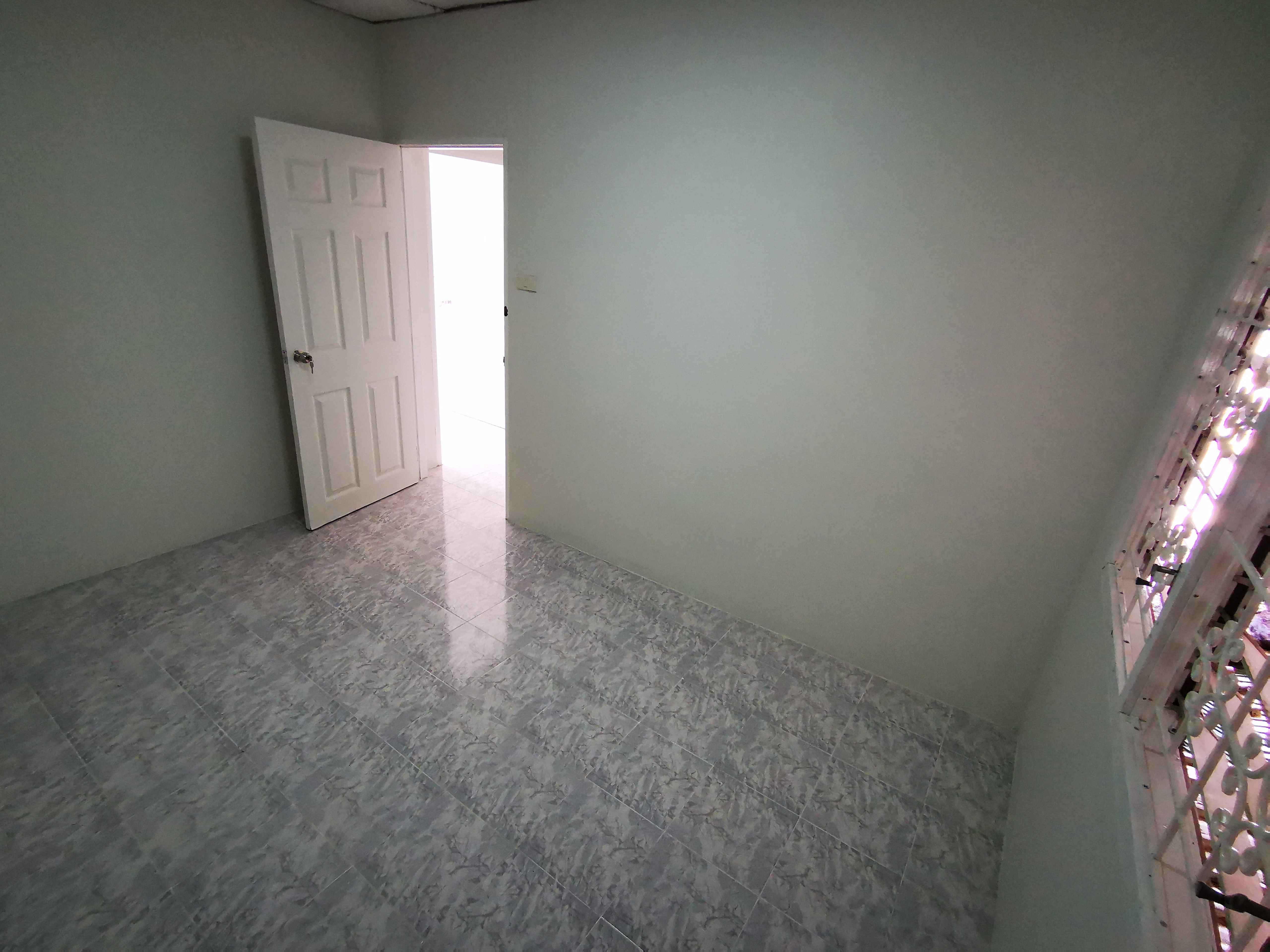 ขายบ้านพลอยสยาม 2ชั้น ดาวน์ 0 กู้ 100 กู้ไม่ผ่าน ผ่อนตรงบริษัทได้ ใกล้แยกศักดิ์ชัย เซ็นทรัล โรบินสัน ตลาดพลอย จันทบุรี ตกแต่งใหม่ ฟรีเฟอร์นิเจอร์ Townhouse Near Robinson Gems Market Chanthaburi renovated free furniture