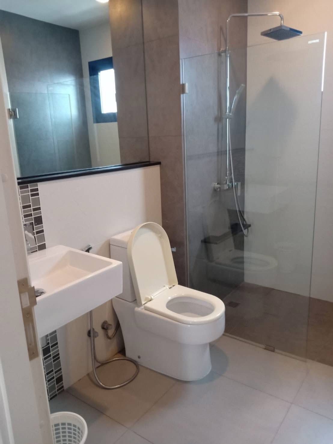 ให้เช่าคอนโด Urbano Absolute Sathon - Taksin (เออร์บาโน่ แอบโซลูท สาทร-ตากสิน) โซน รถไฟฟ้า BTS กรุงธนบุรี ห้องแบบ 3ห้องนอน / 4ห้องน้ำ ขนาดห้อง 165 ตรม. ชั้น 36-37