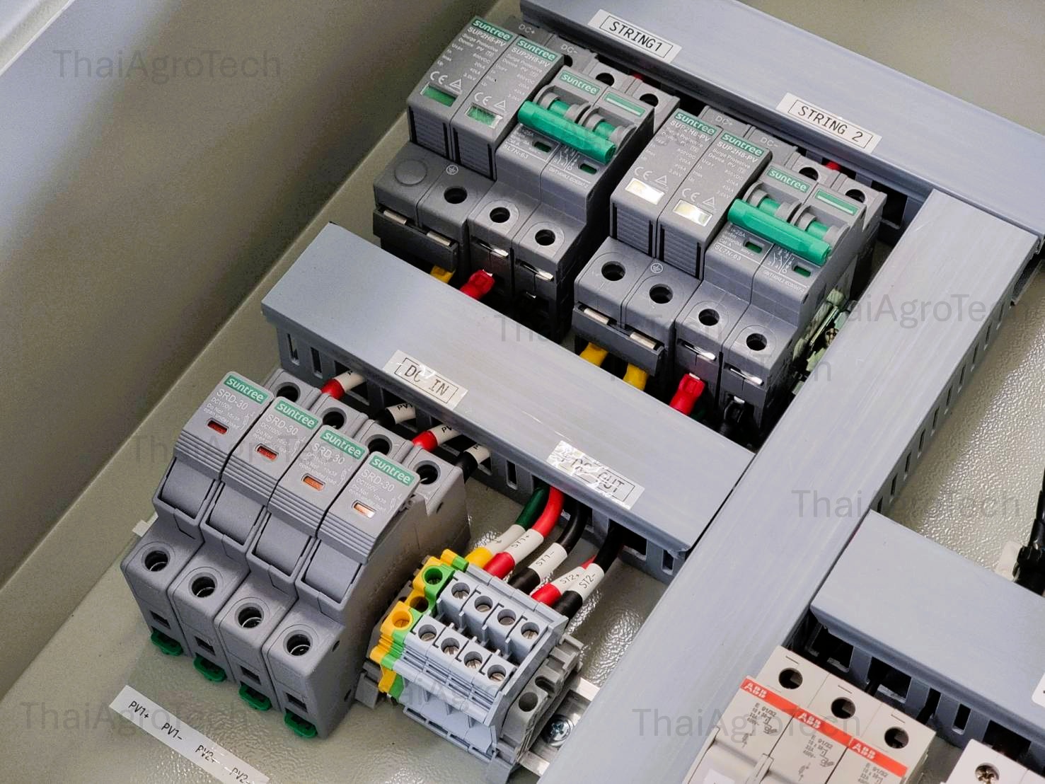 AC-DC ONGRID Combiner Box, DC 800V แบบ 2 String, RCBO 4P 3Phase พร้อม Digital Power Meter