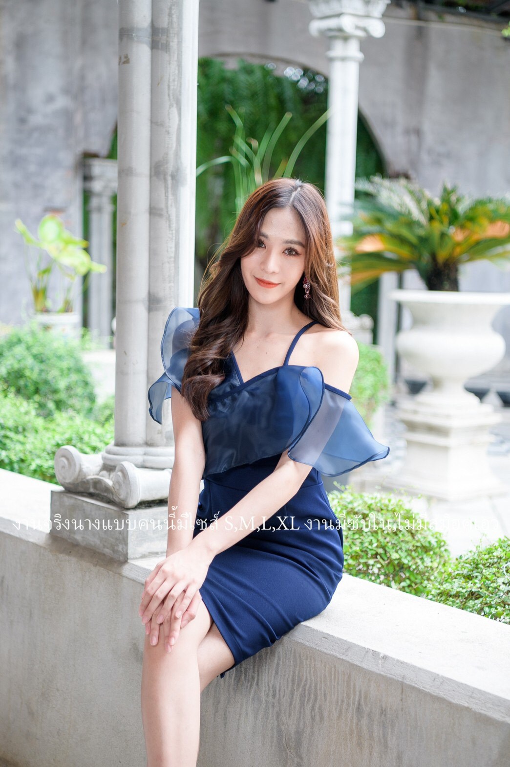 kudapy เดรสสั้นไหล่เฉียงแต่งระบายแขน สีน้ำเงินสด ,สีชมพู ,กรมท่า ,แดงเลือดหมู, ฟ้า, โอวัลติน, เขียวมิ้นท์ ,เทา ผ้าออแกนดี้ สายเดี่ยว1ข้าง ฮานาโกะ กปสั้น