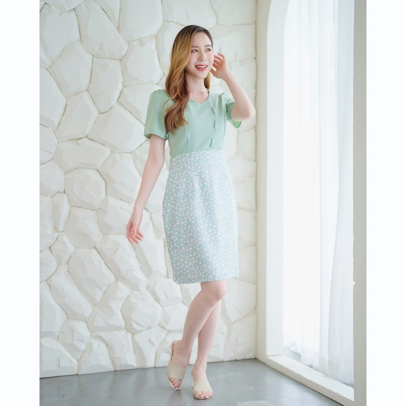 kudapy เดรสสั้นสีชมพู/สีเขียว คอวีกระโปรงลายดอก