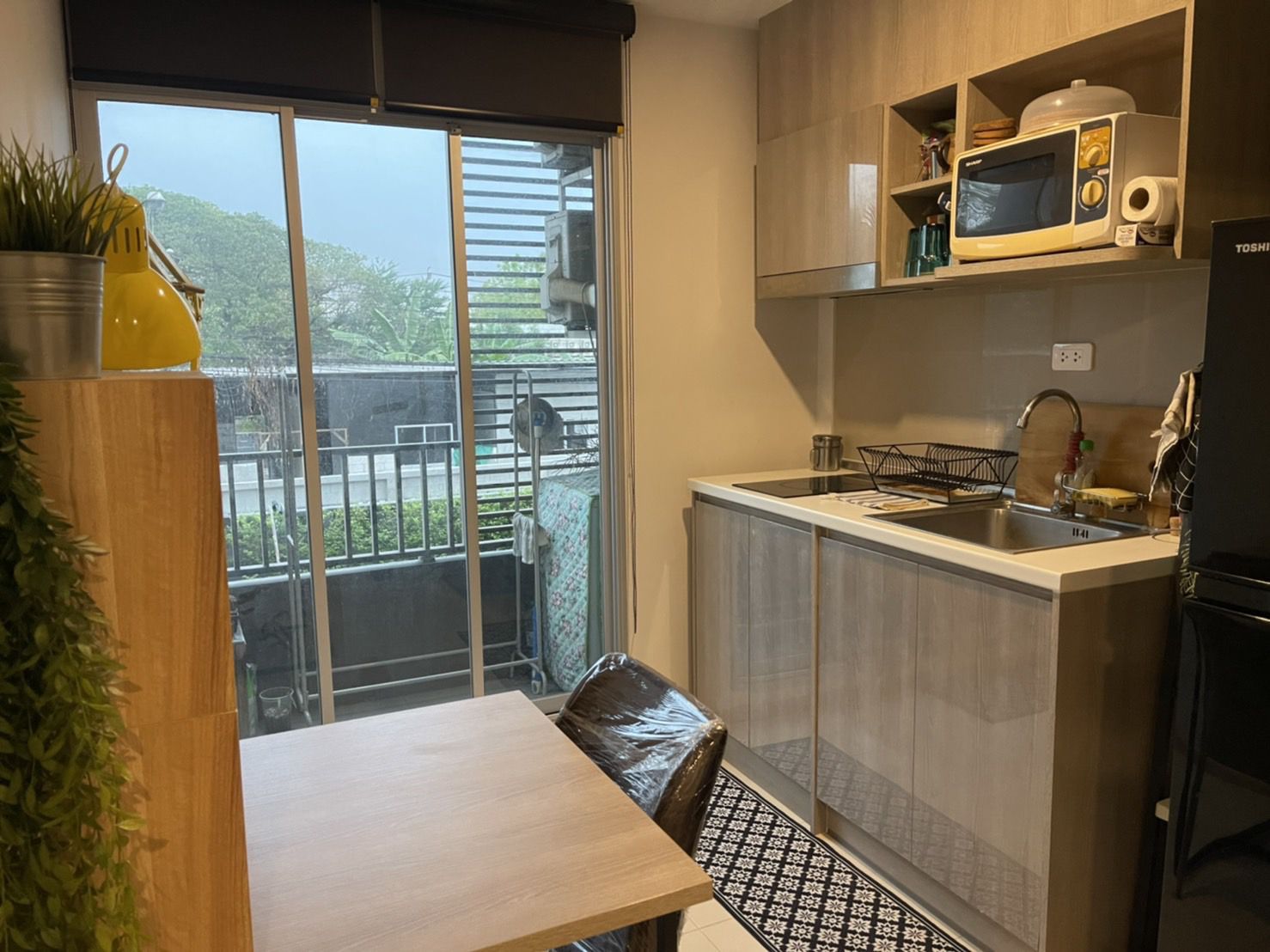 ขายด่วนคอนโด Elio Del Moss Phaholyothin 34 (เอลลิโอ เดล มอสส์ พหลโยธิน 34) - 1ห้องนอน 1ห้องน้ำ 1ห้องนั่งเล่น 1ห้องครัว - ใกล้ BTS เสนา / ม.เกษตร - ขนาดห้อง 30.82 ตรม. ชั้น 2 ตึก C ห้องริมสุด