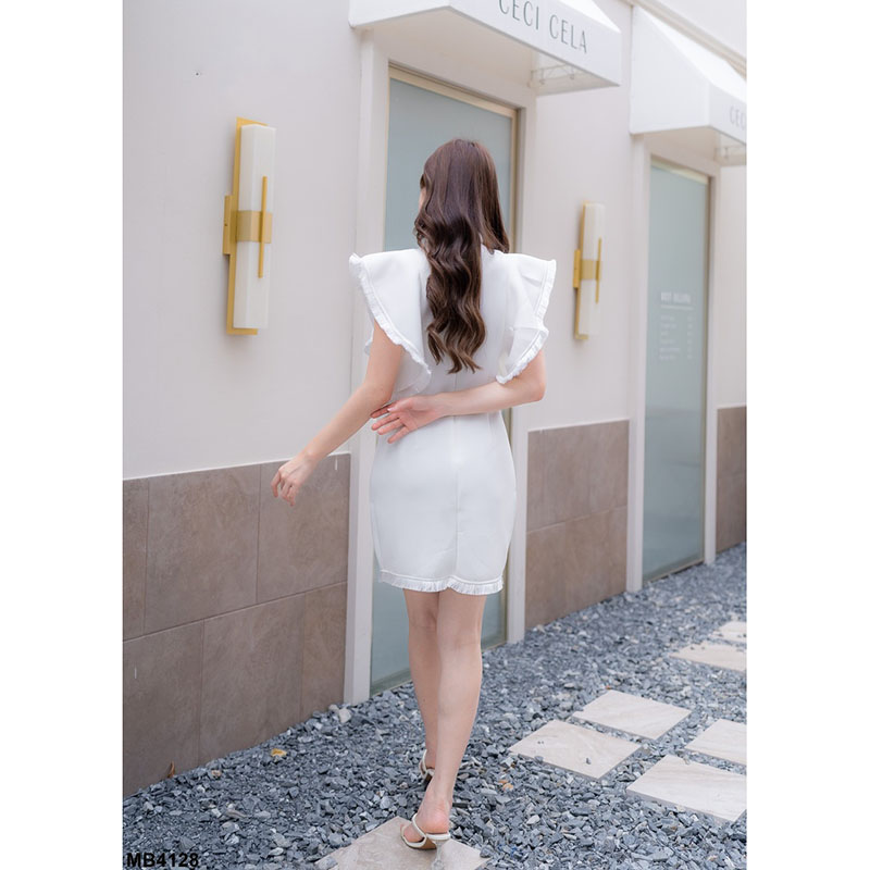 kudapy เดรสสั้นสีขาว/สีชมพู ระบายเข้ารูปแถมโบว์ ใส่สวยดูดีน่ารัก ใส่เที่ยว ใส่ออกงาน สวยดูดี