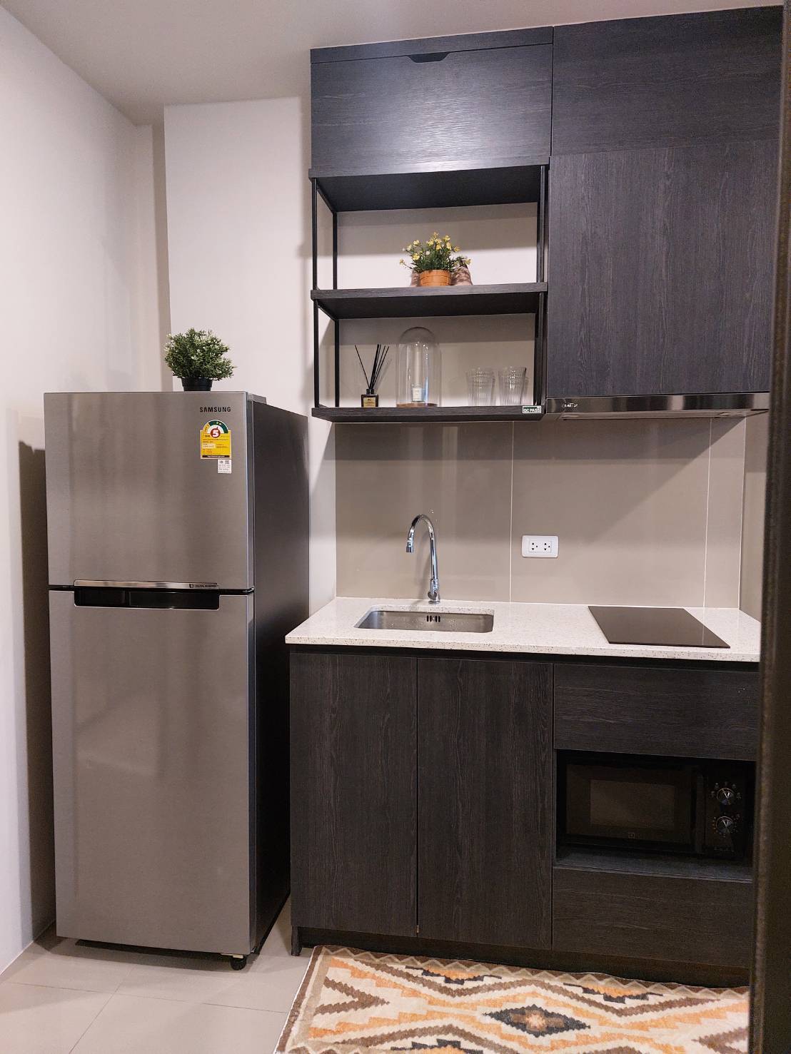 ให้เช่าคอนโด XT huaikhwang (เอ็กซ์ที ห้วยขวาง) โซนพื้นที่ MRT ห้วยขวาง ห้องแบบ 1ห้องนอน / 1ห้องน้ำ / โซนครัวปิด · ขนาดห้อง 30 ตรม. ชั้น 40 ตึก A