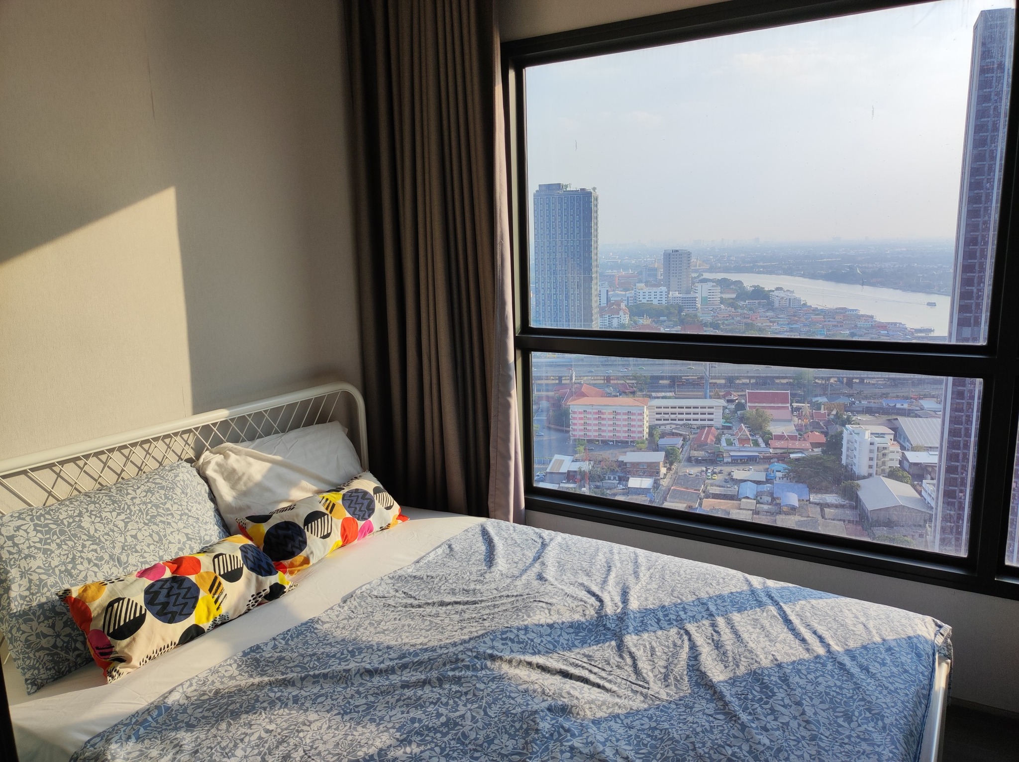 คอนโด The Politan Aqua (เดอะ โพลิแทน อควา) High Rise โซนพื้นที่ MRT พระนั่งเกล้า ให้เช่าห้องแบบ 1ห้องนอน 1ห้องน้ำ 1ครัวปิด ขนาดห้อง 25 ตรม. ชั้น 33 วิวแม่น้ำ