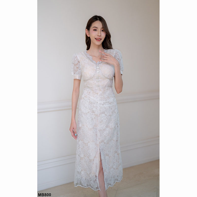 kudapy เดรสยาวสีขาว/สีชมพู เข้าทรงช่วงลำตัว ดีเทลผ้าปักลายลูกไม้ มีซับใน งานซิปหลัง