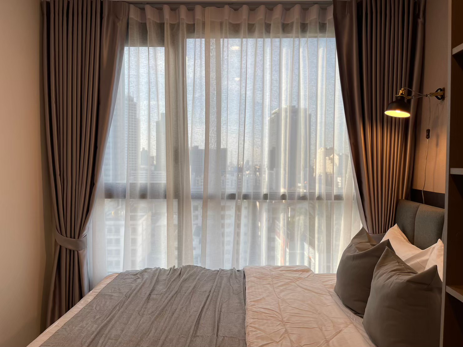 ให้เช่าห้องแบบ 1ห้องนอน 1ห้องน้ำ 1ครัวแยก โซนพื้นที่ MRT ห้วยชวาง คอนโด XT Huaikhwang (เอกซ์ที ห้วยขวาง) High Rise ขนาดห้อง 35 ตรม. ชั้น 12 ตึก B