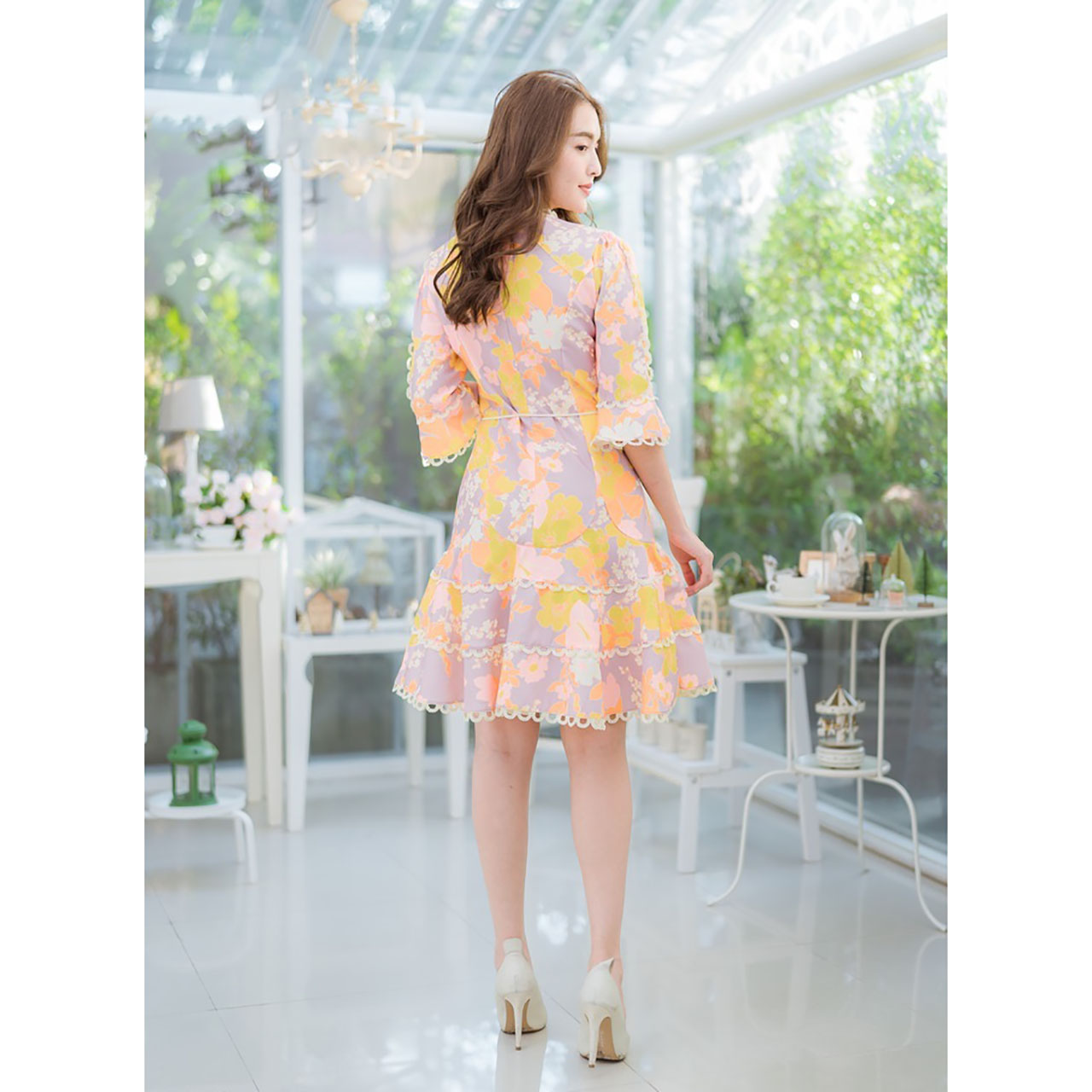 kudapy เดรสสั้น ลายดอกเหลืองส้มคอห่วง เดรสลายดอกสีหวาน