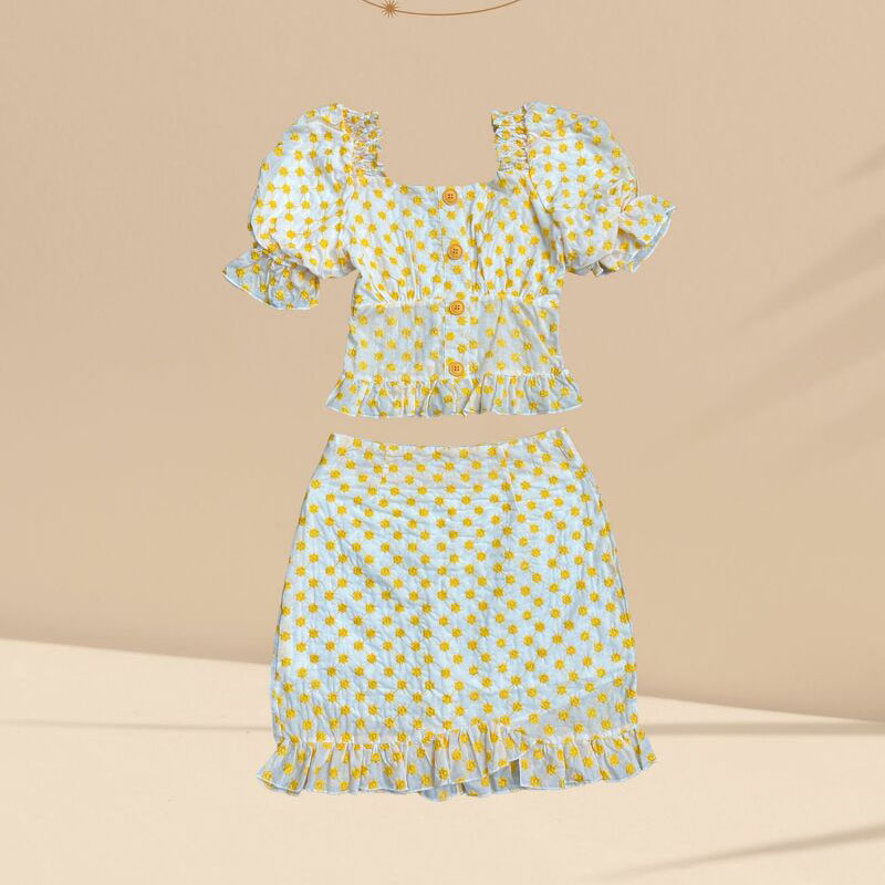 kudapy เซ็ตสีฟ้าๅสีเหลือง กระโปรงปักดอกแขนตุ๊กตา แต่งกระดุม อัดพลีทช่วงปลาย สีน่ารัก เด่นสะดุดตา