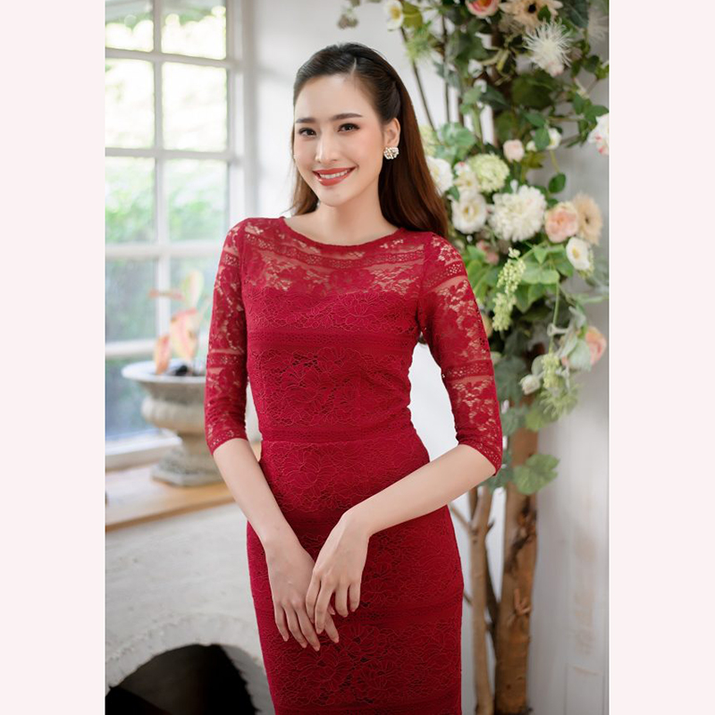 kudapy เดรสสั้นสีแดง/สีขาว/สีเทา ซับใน ลายดอกไม้สลับลายขวาง คอปาด แขนสี่ส่วน กระโปรงเข้ารูปทรงสอบ สวยแพงคลาสสิคสุดๆ