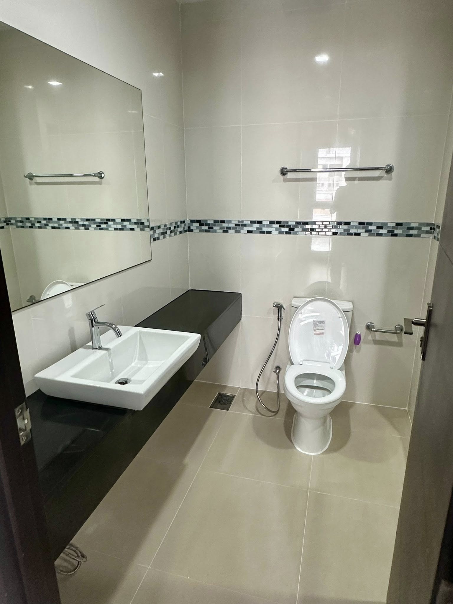 ให้เช่าคอนโด IDEO Q Phayathai (ไอดีโอ คิว พญาไท) High Rise โซนพื้นที่ BTS พญาไท ห้องแบบ 1ห้องนอน 1 ห้องทำงาน ( สามารถดัดแปลงเป็นห้องนอนได้) 1ห้องน้ำ ขนาดห้อง 50 ตรม. ชั้น 9