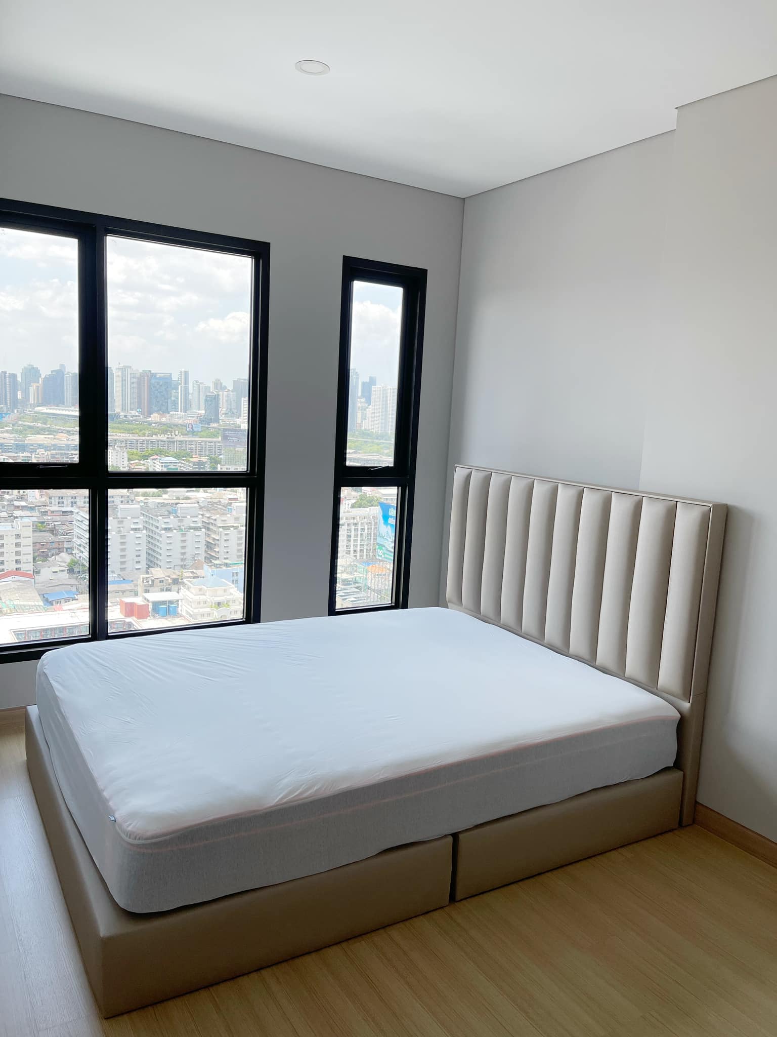 ปล่อยเช่าคอนโด ลุมพินี สวีท ดินแดง - ราชปรารภ (Lumpini Suite Din Daeng - Ratchaprarop) - 1ห้องนอน 1ห้องน้ำ 1ห้องนั่งเล่น - ใกล้ BTS อนุสาวรีย์ - ขนาดห้อง 28.55 ตรม. ชั้น 24