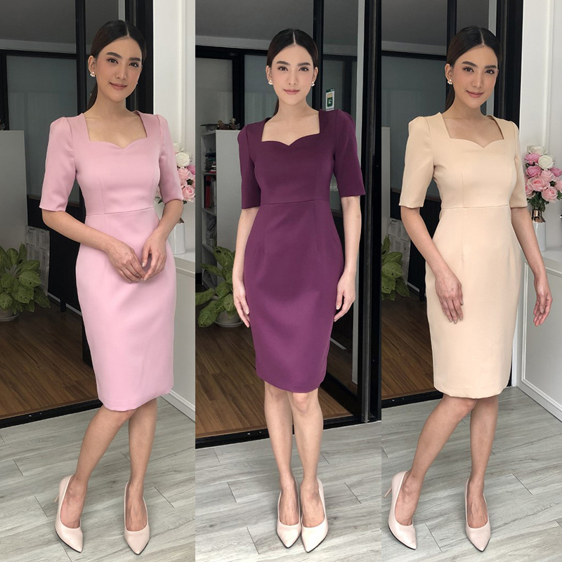 kudapy เดรสสั้นสีม่วง/สีชมพู/สีทอง เรียบหรูตามสไตล์สาว มีดีเทลคว้านคอเป็นรูปหัวใจ ให้ลุคสวยหวานชวนมอง