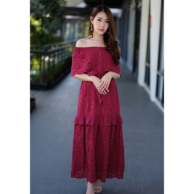 kudapy Maxi Dress ปาดไหล่ ลายลูกไม้ฉลุสีแดง สีโอรส ผ้าหนามากกก สีสวยขับผิวผ้าหนาทรงสวยเข้ารูป