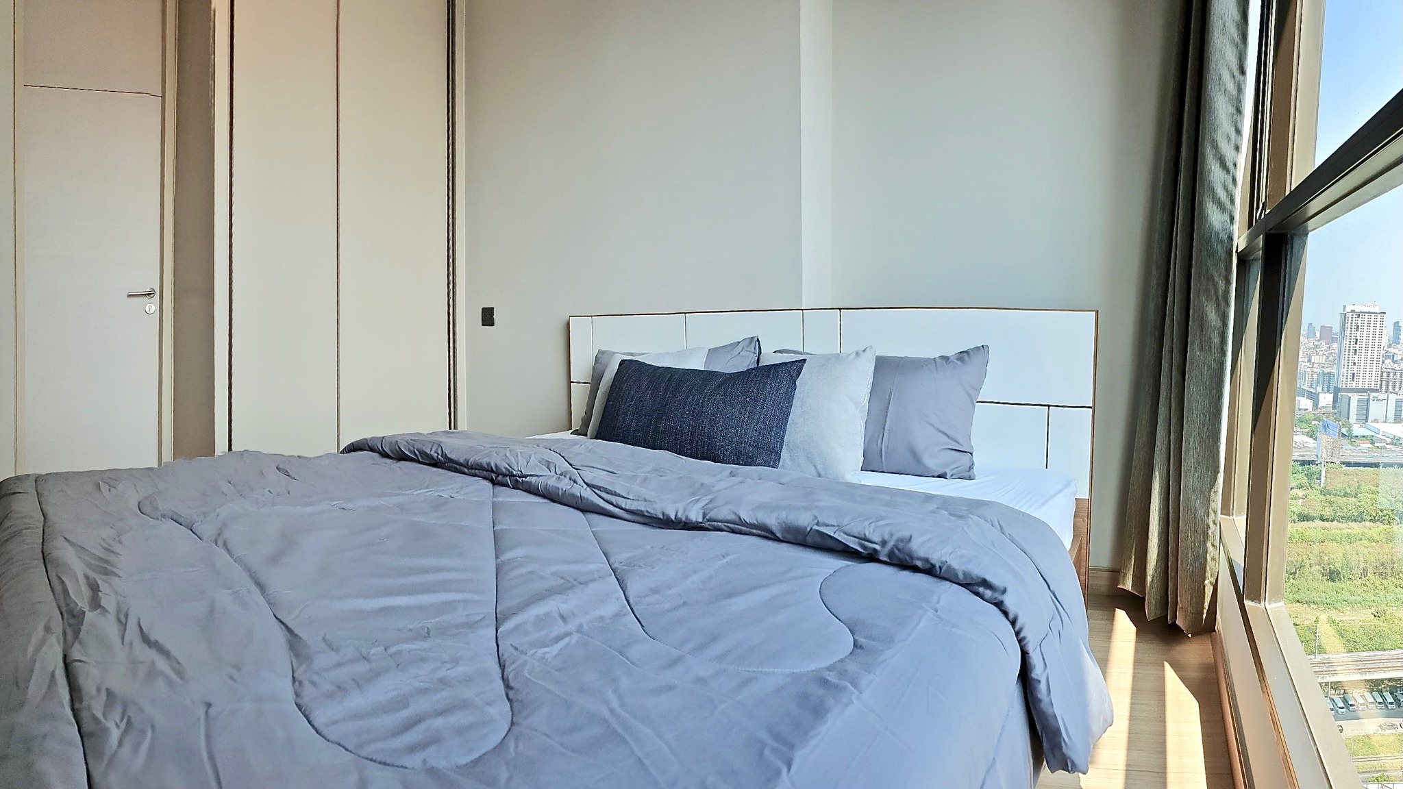 ปล่อยเช่าคอนโด Lumpini Suite Phetchaburi-Makkasan (ลุมพินี สวีท เพชรบุรี-มักกะสัน) - 1ห้องนอน 1ห้องน้ำ 1ห้องนั่งเล่น - ใกล้ MRT เพชรบุรี ARL มักกะสัน - ขนาดห้อง 27 ตรม. ชั้น 34