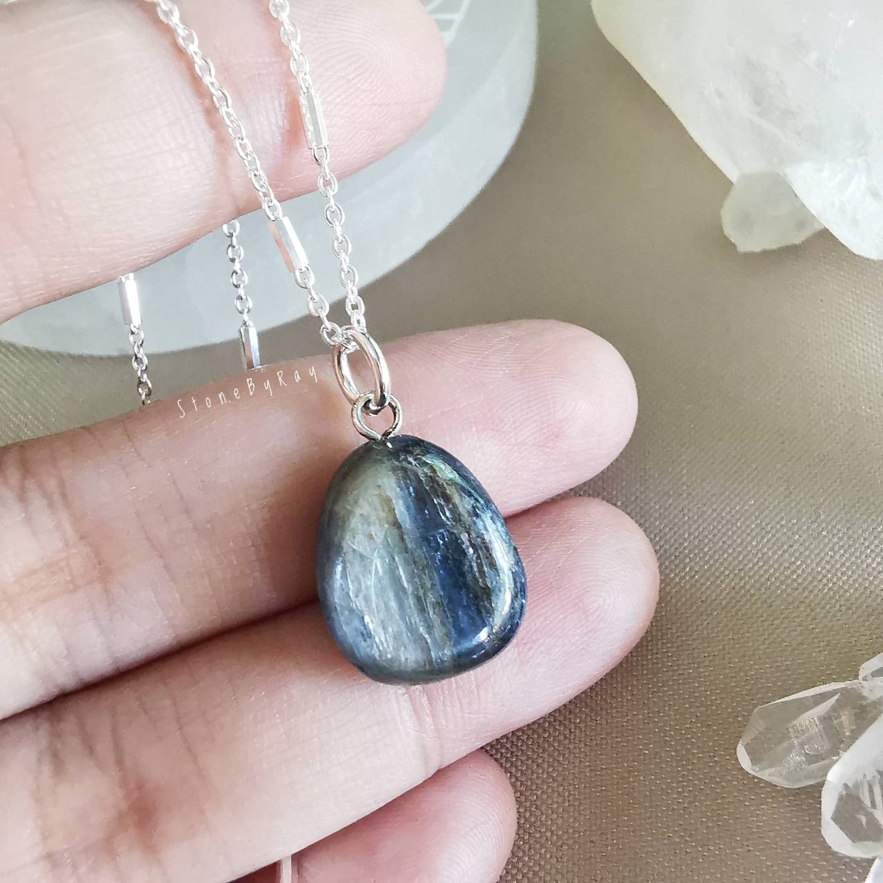 สร้อยคอเงินจี้หินไคยาไนท์ (Kyanite)
