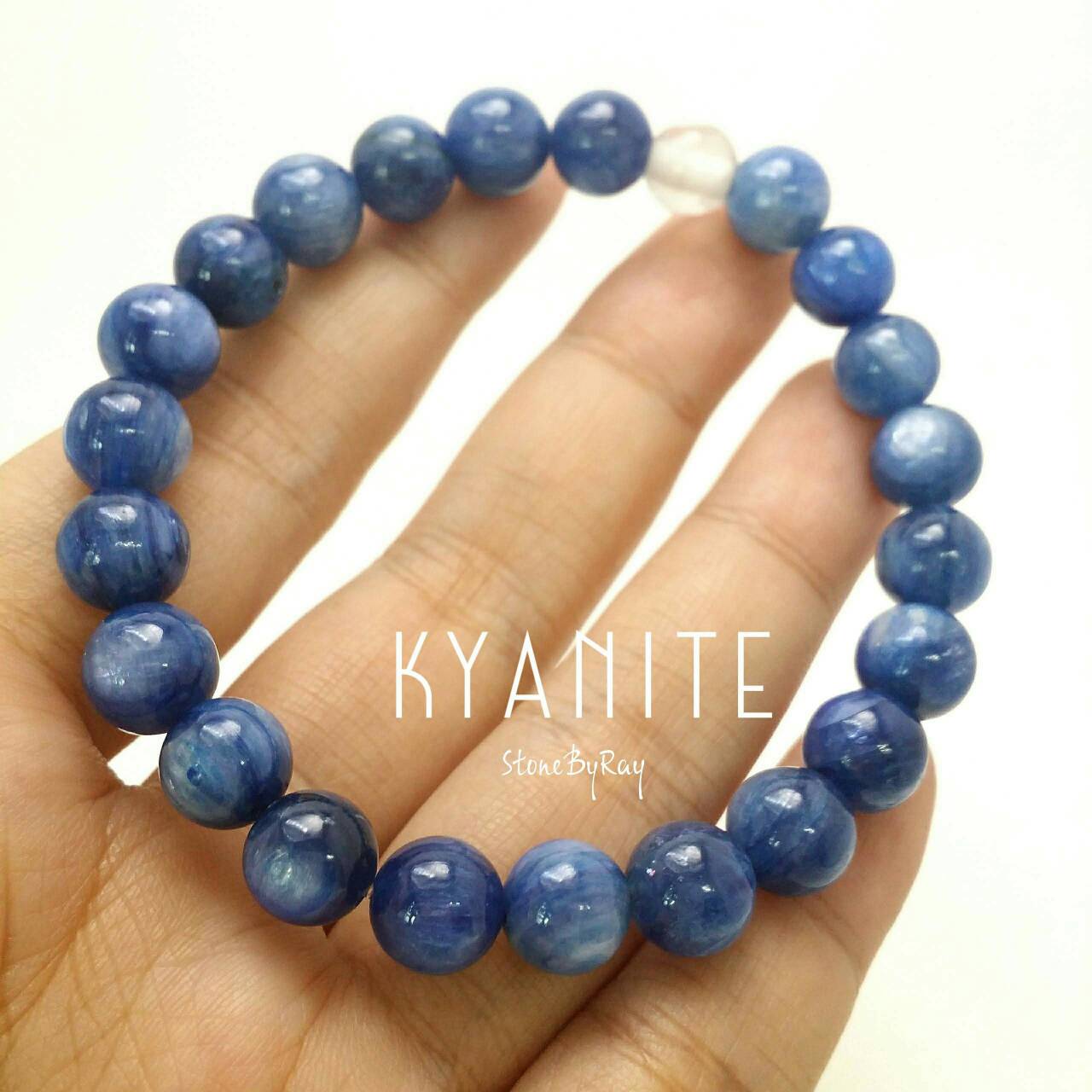 สร้อยข้อมือเชือกหินไคยาไนท์ 8 มิล