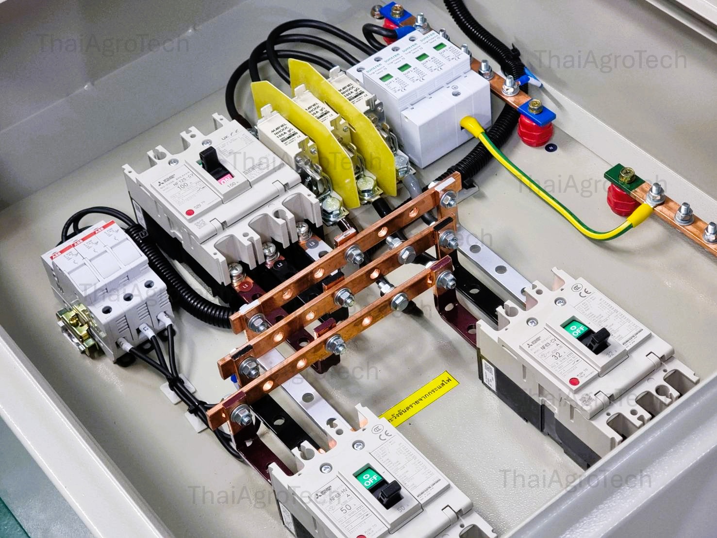 SOLAR DB AC 380V – 3 Phases, 1 Main Circuit Breaker, 2 Miniature Circuit Breaker