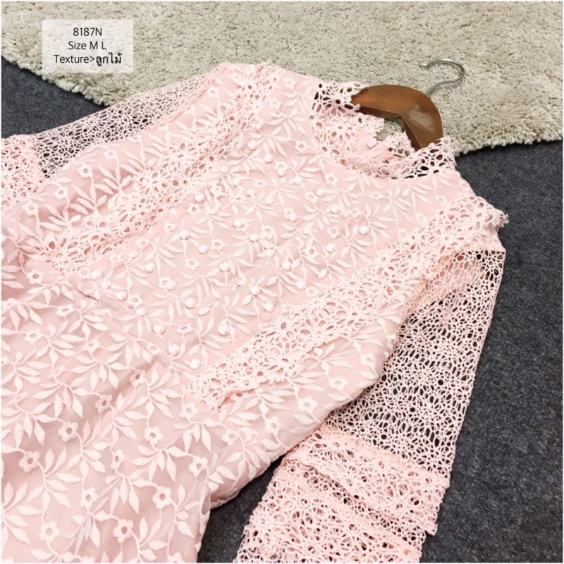 kudapy แม็กซี่เดรสลูกไม้สีขาว/สีชมพู แขนยาว แขนระบาย 2 ชั้น กระโปรงทรงทิ้งตัว เย็บซับด้านใน เจ้าหญิงมากค่ะชุดนี้