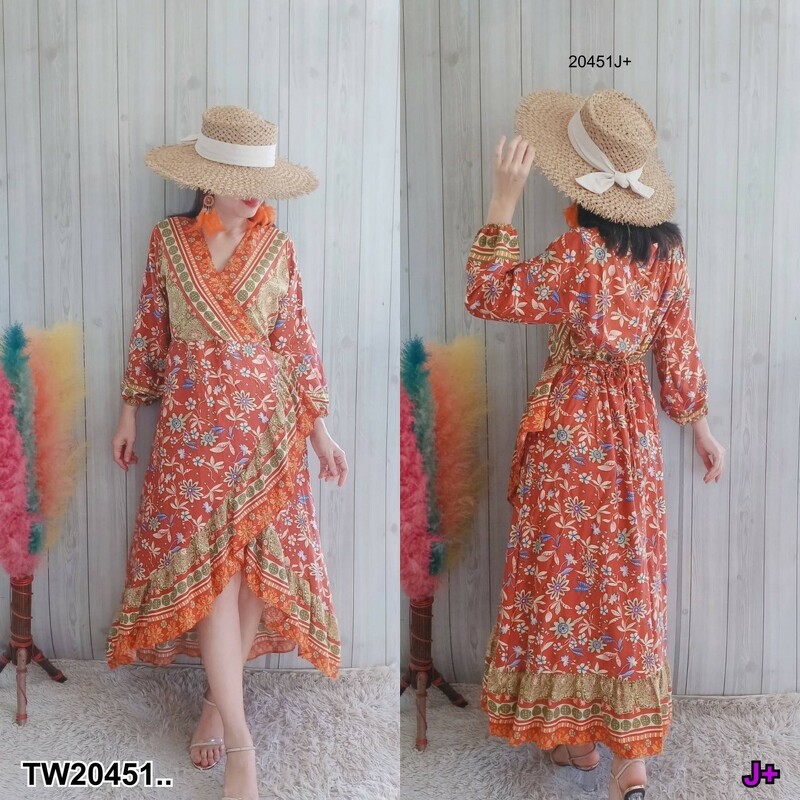 kudapy เดรสทรงอกไขว้กิโมโน แขนยาวปลายแขนสม็อค มีสายผูกเอวเข้ารูป กระโปรงทรงไขว้มีระบายต่อข้าง มีซับใน