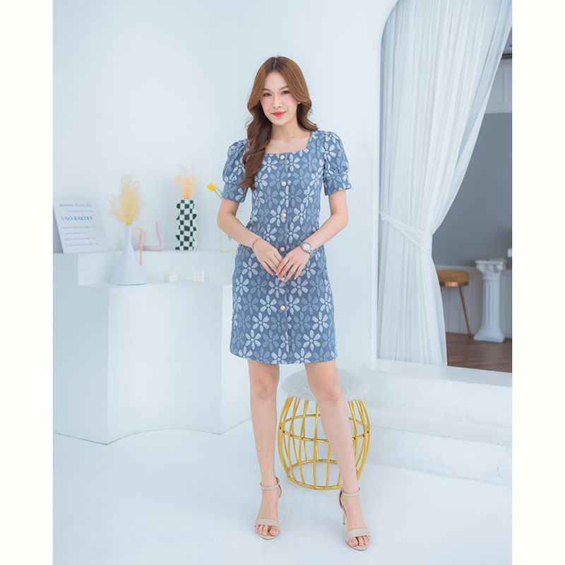 kudapy เดรสสั้นสีเขียว/สีชมพู/สีฟ้า ผ้าทออัดลายดอกทรงสวย งานเข้ารูป มีซิปหลัง