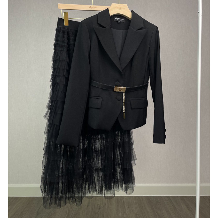 kudapy set Blazer+Skirt +เข็มขัด สีน้ำตาล, ดำ, ชมพู, กรม เสื้อสูทกระเป๋าจริง มีฟองน้ำเสริมไหล่บางๆ ทรงสวย มีซับในทั้งตัว แขนแต่งกระดุมเม็ดเล็ก เพื่อให้ดูดี มาพร้อมกับกระโปรงทูทู่