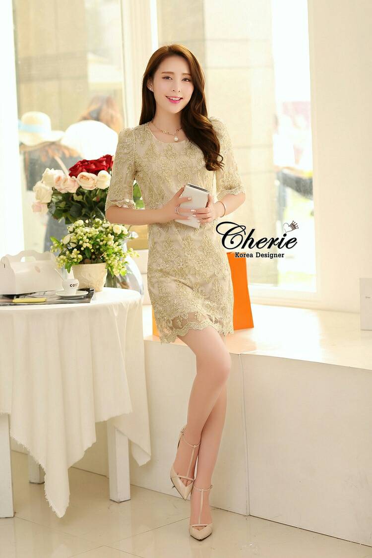 kudapy เดรสผ้าลูกไม้สีเหลือบทองลายดอกไม้