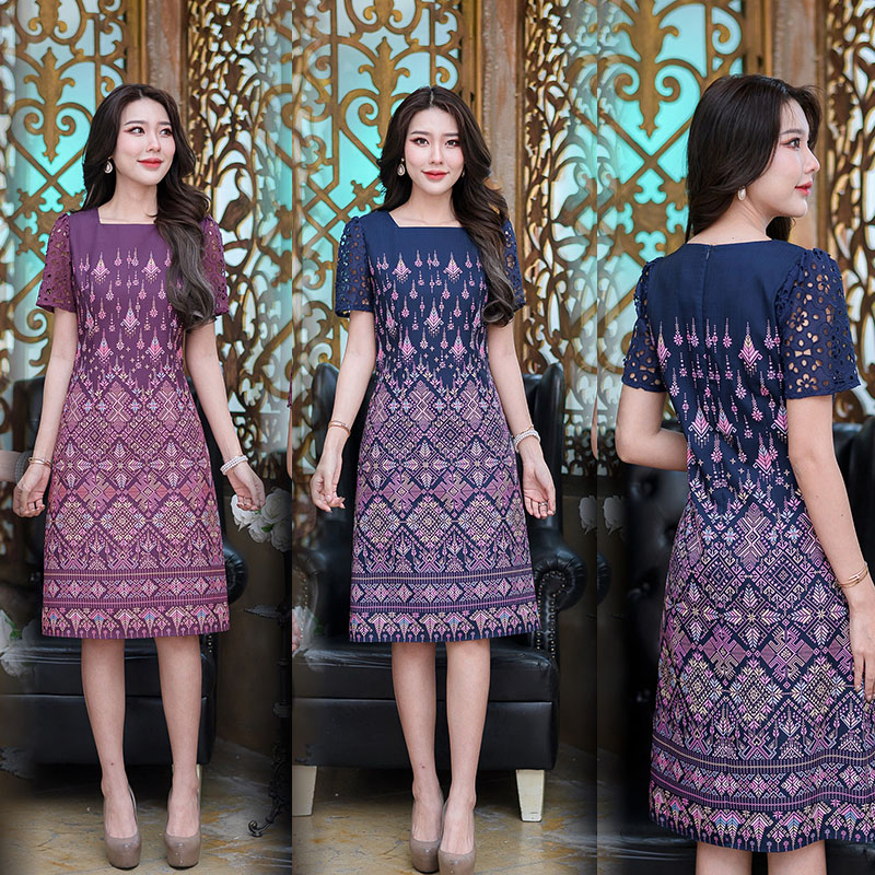 kudapy เดรสสั้นสีม่วงเปลือกมังคุด/สีกรม พิมพ์ลายไทย เนื้อผ้านิ่มใส่สบายไม่หนาไม่ร้อนไม่ระคายผิวค่ะ ตัวนี้ดีไซน์คอเหลี่ยมสวยเก๋ พิมพ์ลายสวยมาก
