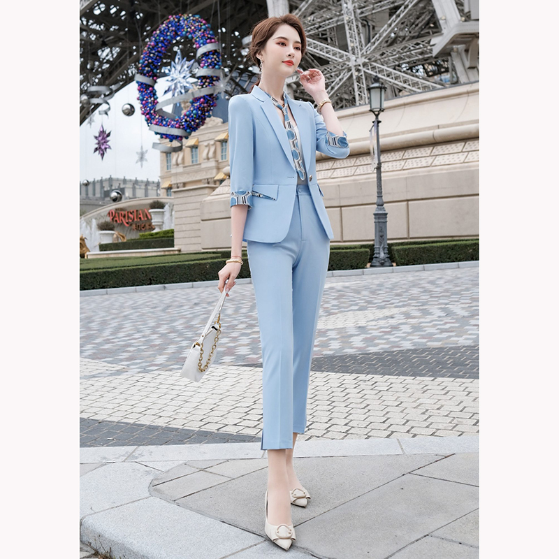 kudapy ชุดสูททำงานผู้หญิงสีดำ/สีเหลือง/สีฟ้า แขนห้าส่วนพร้อมกางเกง จุดเด่นของชุดนี้คือการออกแบบให้กระชับเข้ารูปเป็นแขนห้าส่วนปลายแขนแต่งด้วยลาย