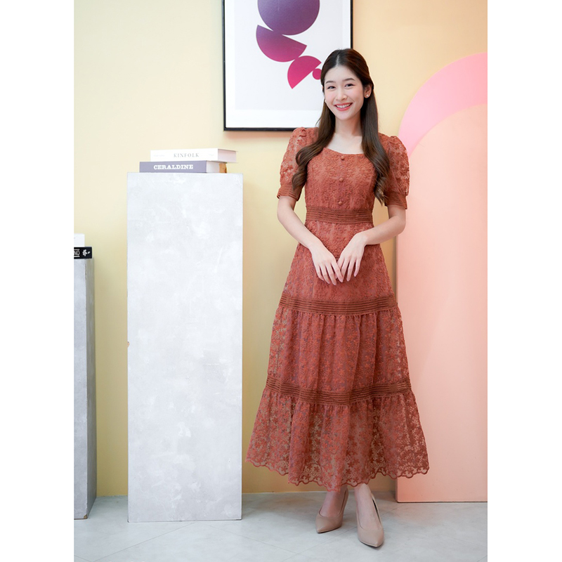 kudapy เดรสยาว สีฟ้า สีครีม สีชมพู เเดรสยาวคลุมเข่าลูกไม้ออกงานแขนตุ๊กตา สวยดูดีน่ารักมากๆ