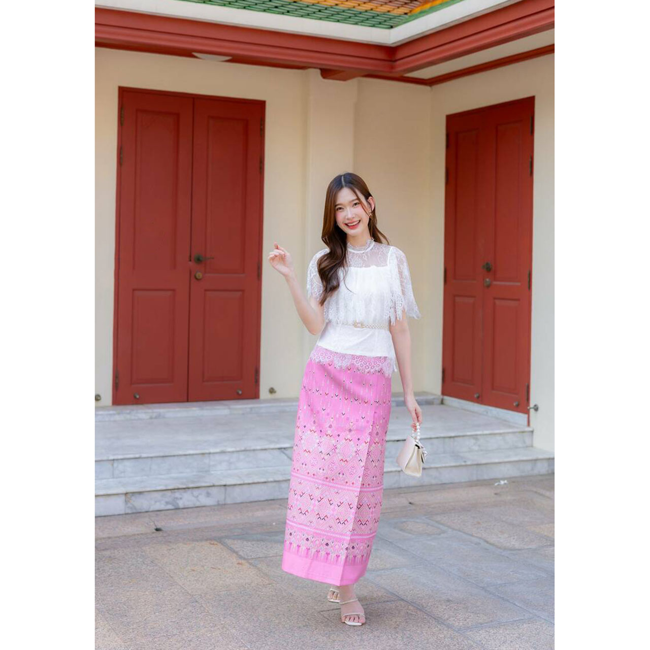 kudapy เซ็ทเสื้อลูกไม้+กระโปรงลายไทย ใส่ออกงานบุญ งานบวช สวยดูดี