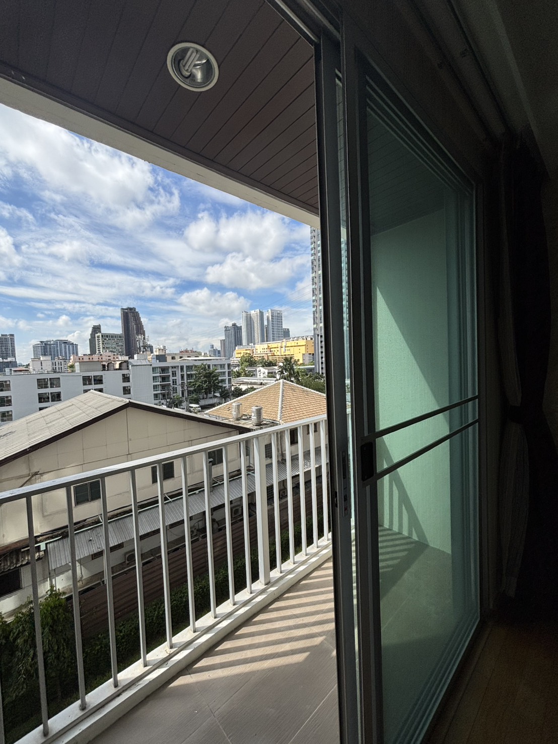 ให้เช่าคอนโด THE LINE Phahonyothin Park (เดอะ ไลน์ พหลโยธิน พาร์ค) โซน รถไฟฟ้า BTS ห้าแยกลาดพร้าว 1ห้องนอน / 1ห้องน้ำ ขนาดห้อง 38 ตรม. ชั้น 5 ตึก A