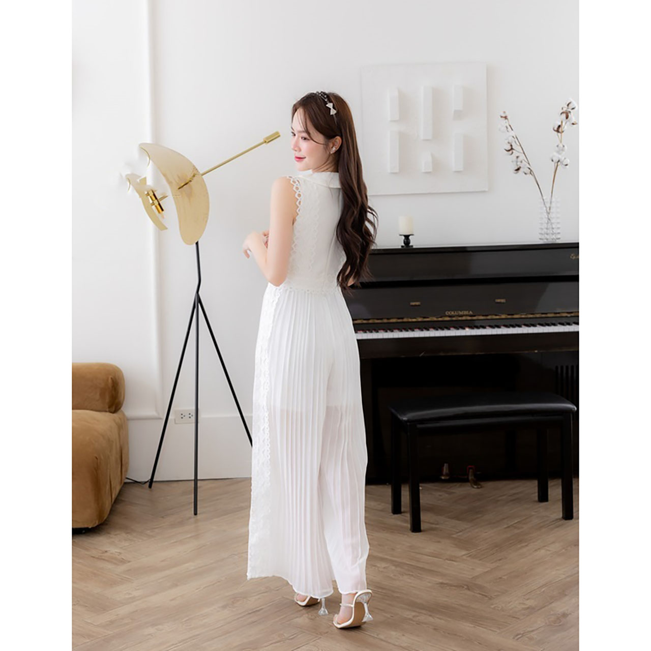 kudapy จั้มสูทขายาวสีชมพู/สีขาว กางเกงอัดพีช ลูกไม้สวย แขนกุด คอปก ใส่สบาย