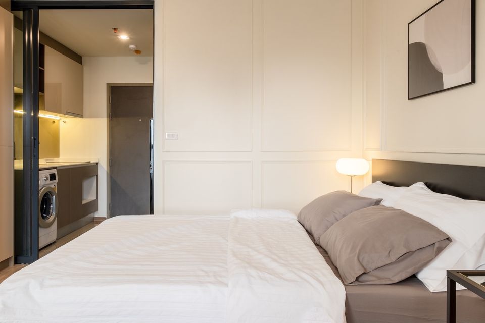 ให้เช่าคอนโด Ideo Rama 9 - Asoke (ไอดีโอ พระราม 9-อโศก) - ตกแต่งเฟอร์ครบห้องสวยน่าอยู่มีเครื่องซักผ้าพร้อม - การเดินทาง: ใกล้ MRT พระราม 9