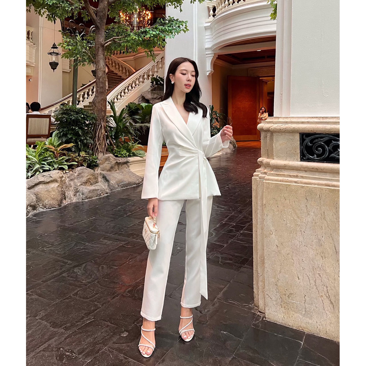 kudapy ชุดเซ็ทเสื้อสูททรงทันสมัย+กางเกง เสื้อแต่งจับจีบเพื่อให้ดูผอมเพรียม ด้านในเสื้อติดแป๊ก2 เม็ด