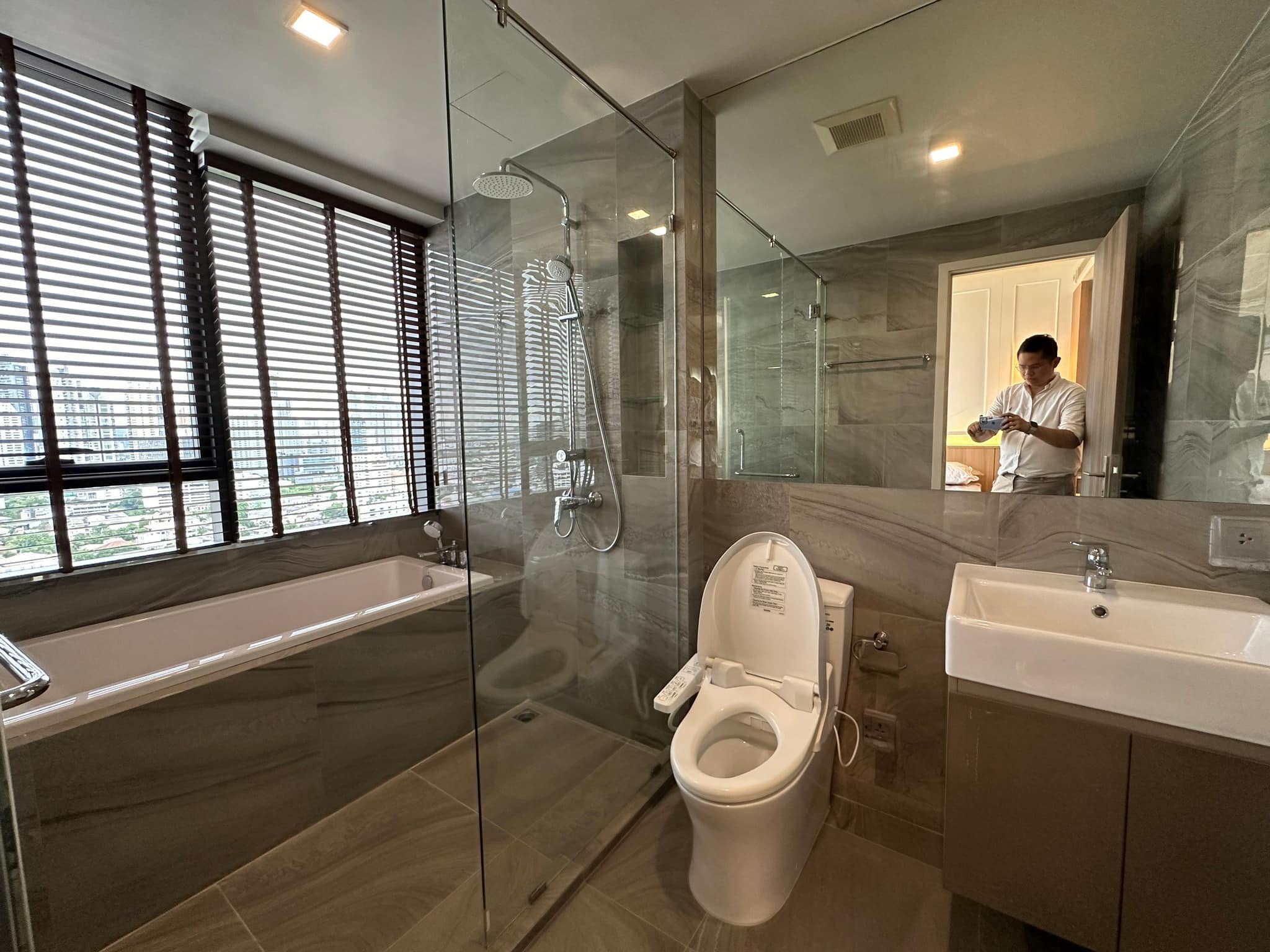 ปล่อยเช่าคอนโด IDEO Q Sukhumvit 36 (ไอดีโอ คิว สุขุมวิท 36) - 2ห้องนอน 2ห้องน้ำ 1ห้องนั่งเล่น - ใกล้ BTS ทองหล่อ - ขนาดห้อง 64 ตรม. ชั้น 23