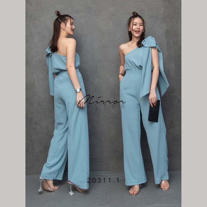 kudapy Setเสื้อแต่งโบว์ไหล่เฉียง+กางเกงขายาวสีชมพู/สีฟ้า/สีน้ำตาล ช่วงบนเป็นเสื้อตัวเก๋ เสื้อไหล่เดี่ยวแต่งโบว์ใหญ่ที่ไหล่ ช่วงล่างเป็นกางเกงแพทเทิร์นทรงกระบอก เอวด้านหลังยืดได้