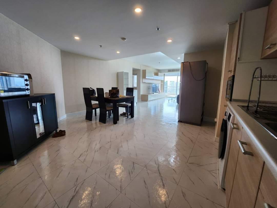 ปล่อยเช่าคอนโด Supalai Park Phaholyothin (ศุภาลัย ปาร์ค พหลโยธิน) - 3ห้องนอน 3ห้องน้ำ 1ห้องนั่งเล่น - ใกล้ BTS พหลโยธิน 24 - ขนาดห้อง 131 ตรม. ชั้น 28 ตึก 3