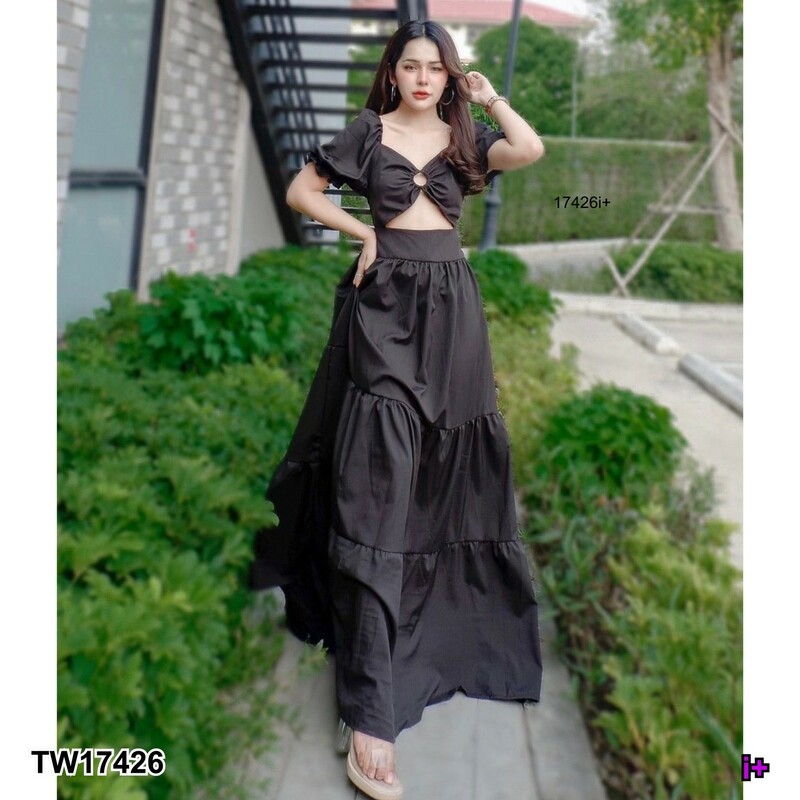 kudapy แม็กซี่เดดรส อกห่วง กระโปรงยาวแสนสวย ระบายชั้น เนื้อผ้าไหมอิตาลี ด้านหลังยืดได้ตามลำตัว ช่วงกระโปรงเย็บต่อระบายมาเป็นชั้น