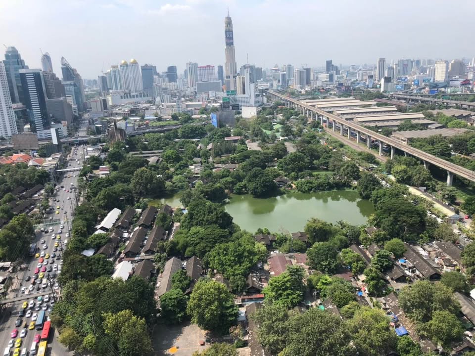 High Rise โซนพื้นที่ MRTเพชรบุรี ARLมักกะสัน ให้เช่าห้องแบบ 1ห้องนอน 1ห้องน้ำ คอนโด Lumpini Suite Phetchaburi-Makkasan (ลุมพินี สวีท เพชรบุรี-มักกะสัน) ขนาดห้อง 27 ตรม. ชั้น 34