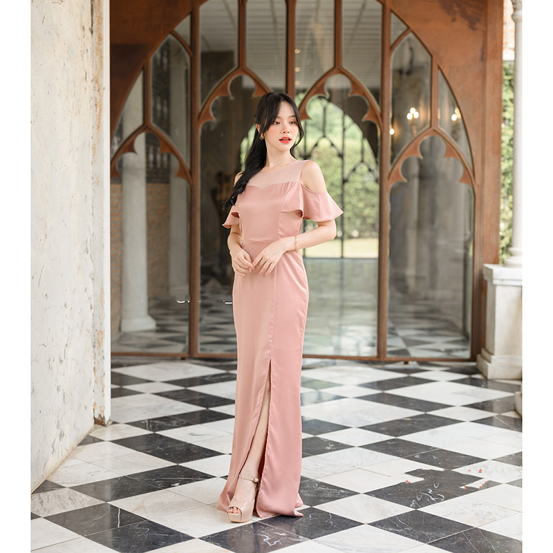 kudapy เดรสยาวPink Champagne/Pink Gold ทรงสวย ใส่ออกงานสวยหรูดูแพง ช่วงบนทำเป็นอก Curve คล้ายเกาะอก แต่จริงๆแล้วแต่งด้วยผ้าซีทรูใส่ง่ายไม่ต้องกลัวโป๊กลัวหลุด