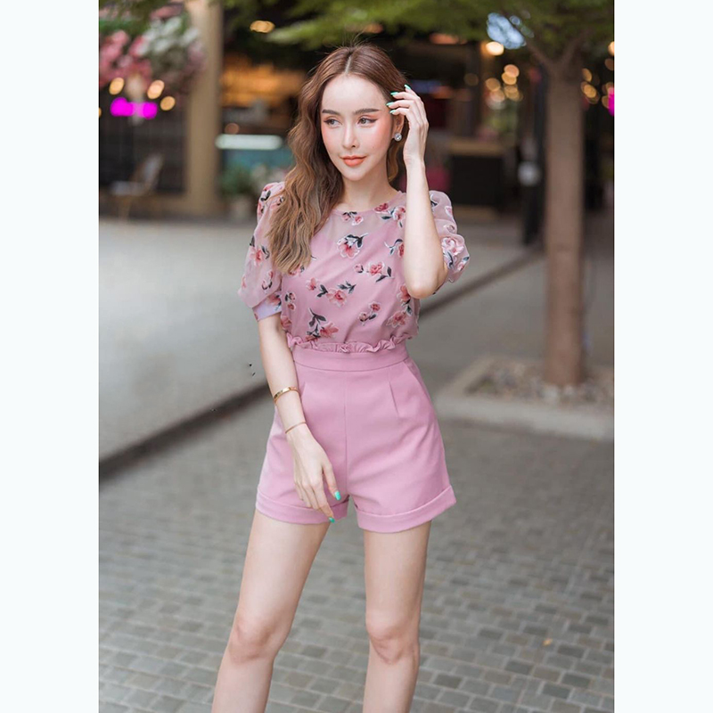 kudapy Set เสื้อแขนสั้นสีชมพู พิมพ์ลายดอกกำมะหยี่+กก.ขาสั้นเอวระบาย