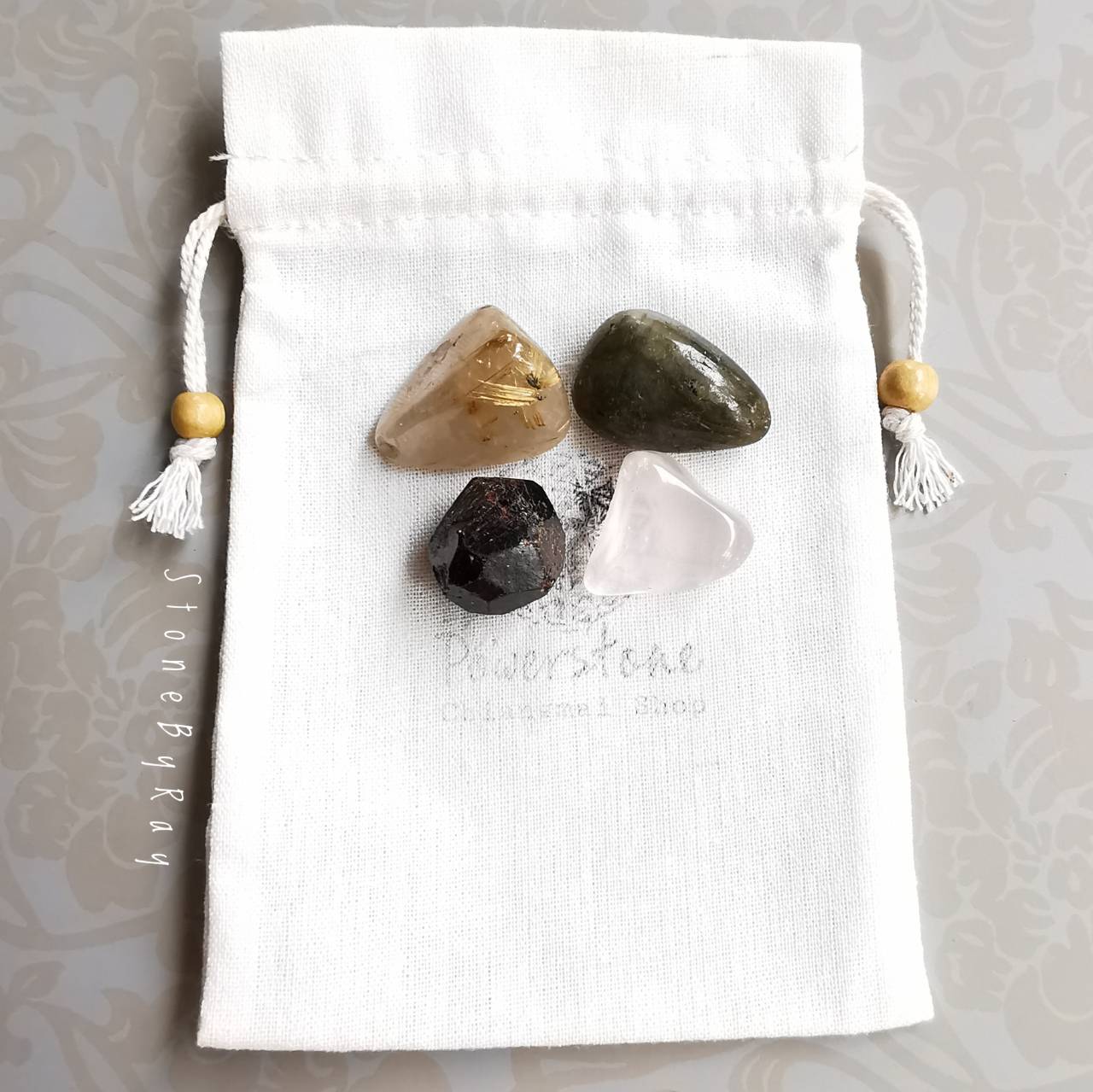 หินแร่ธรรมชาติรวม4ชนิด RoseQuartz+RutilatedQuartz+Labradorite+Garnet