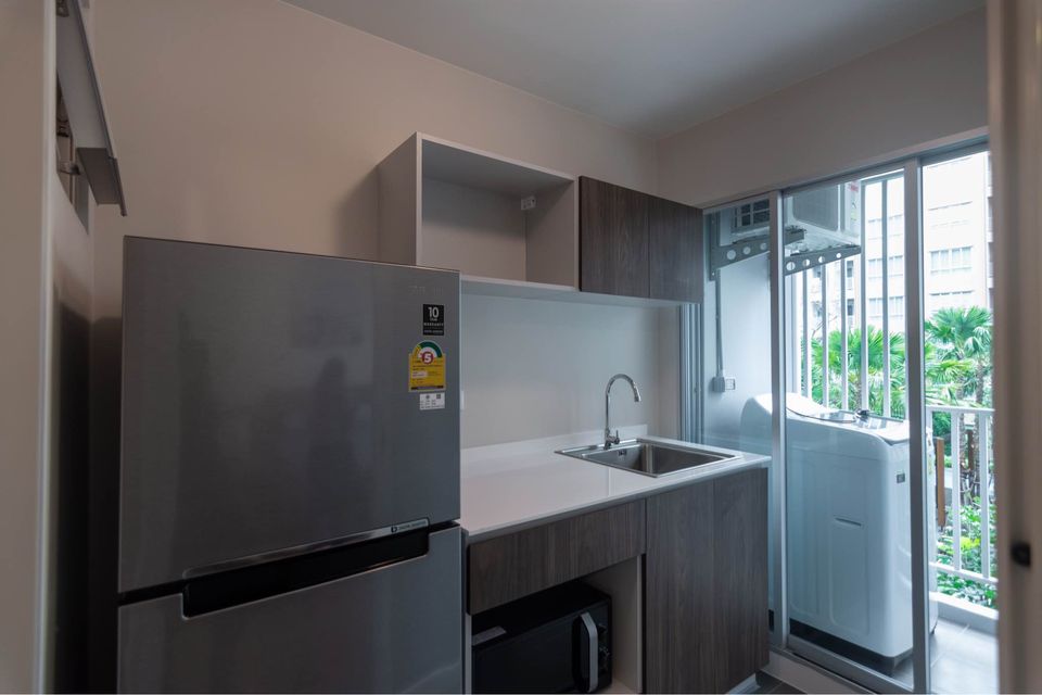 ขายคอนโด dcondo tann Charan (ดีคอนโด ธาร จรัญฯ) - Studio 1ห้องน้ำ 1ห้องนั่งเล่น - ใกล้ มีรถรับส่ง MRT บางขุนนนท์ และ รพ.ศิริราช - ขนาดห้อง 27 ตรม. ชั้น 3 วิวสระ ทิศเหนือ