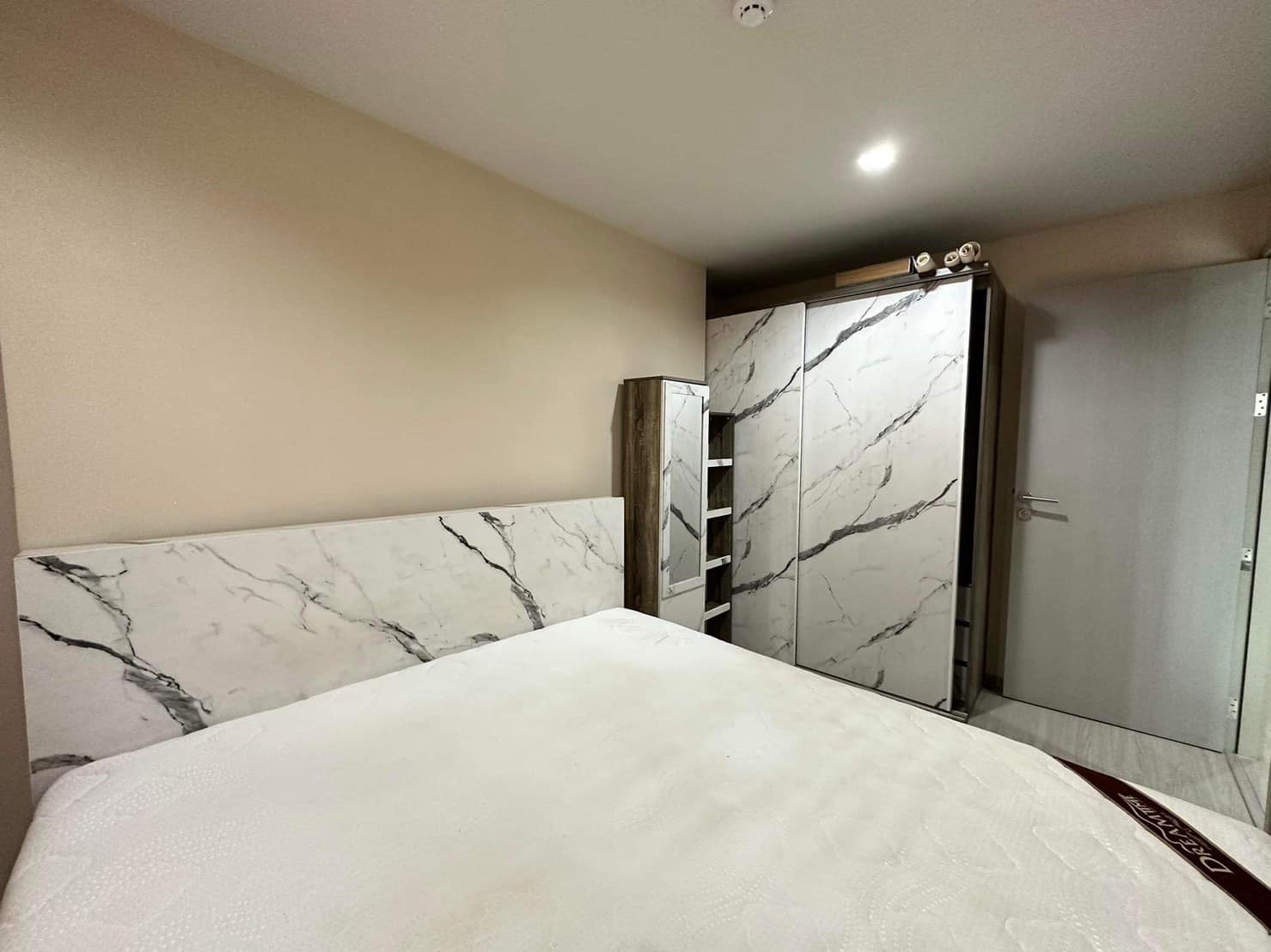 ปล่อยเช่าคอนโด Life Ladprao (ไลฟ์ ลาดพร้าว) - 1ห้องนอน 1ห้องน้ำ 1ห้องนั่งเล่น - ใกล้ BTS ห้าแยกลาดพร้าว - ขนาดห้อง 36 ตรม. ชั้น 16