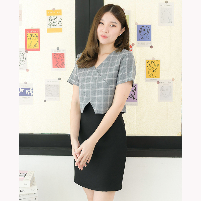 kudapy เดรสสั้นใส่ทำงาน สีเทาอมเขียว/สีดำ/สีเบจ/สีเทา คอวี ซิปหลังใส่ง่าย ผ้าลายตาราง
