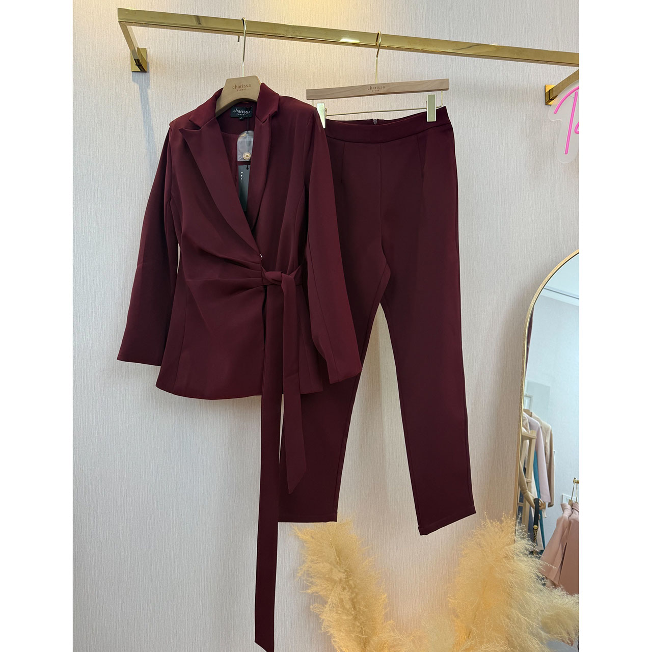 kudapy ชุดเซ็ทเสื้อสูททรงทันสมัย+กางเกง เสื้อแต่งจับจีบเพื่อให้ดูผอมเพรียม ด้านในเสื้อติดแป๊ก2 เม็ด